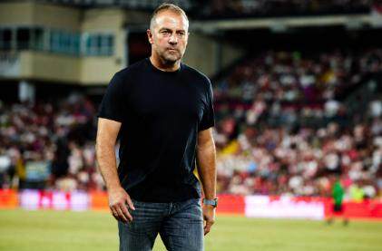 弗利克：本应取得更多进球 球队表现让我不太满意