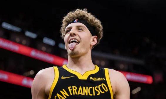 kaiyun-波杰下起三分雨彻底打疯 勇士大胜背后另藏野心