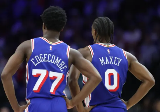 开云官网-76人与魔术将在东部附加赛首轮相遇，本赛季76人2胜1负占优